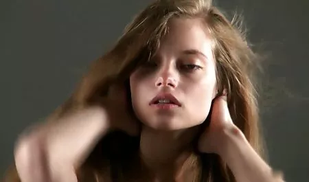 Verdammt sexy Sarah Dillon pornofilme in hd und Dreier