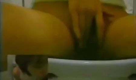 Sexy gratis hd pornofilme Mädchen saugt Abdeckung