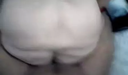 Passion-Handyman benutzt ein großes hartes Hammer-Pussy-Werkzeug kostenlose hd pornofilme