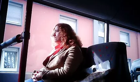 Emily nimmt 2 Herausforderungen an und streckt hd sex filme kostenlos sich
