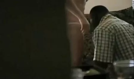 Ein gratis hd sex filme paar Rinder zeichnen ihre Geschäfte auf