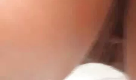 Eine Hand tief in ihren sexfilmehdkostenlos Arsch