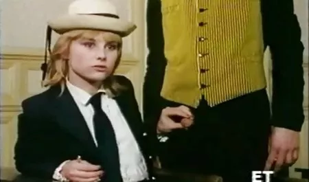 Lee deutsche sexfilme hd kostenlos Teen Kimber sieht dich an, während sie deinen Schwanz lutscht!