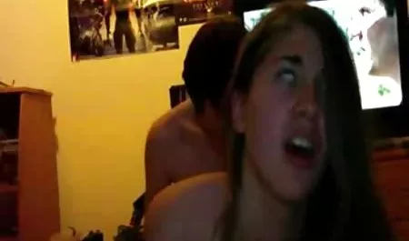 Teen zeigt stolz BBC vor dem fickfilme in hd Schlucken zu cum