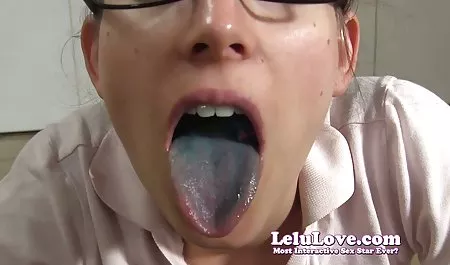 Beim geile sexfilme hd Rauchen einer Zigarette saftige Brüste freilegen