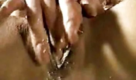 Diese Jungs spielen mit ihrer hd sex filme Muschi