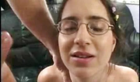 Gray macht hd sexfime ihren ersten Gangbang
