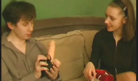 Die sexy Liebhaber Loretta und Ray haben Spaß in ihren fickfilme in hd Nachthemden